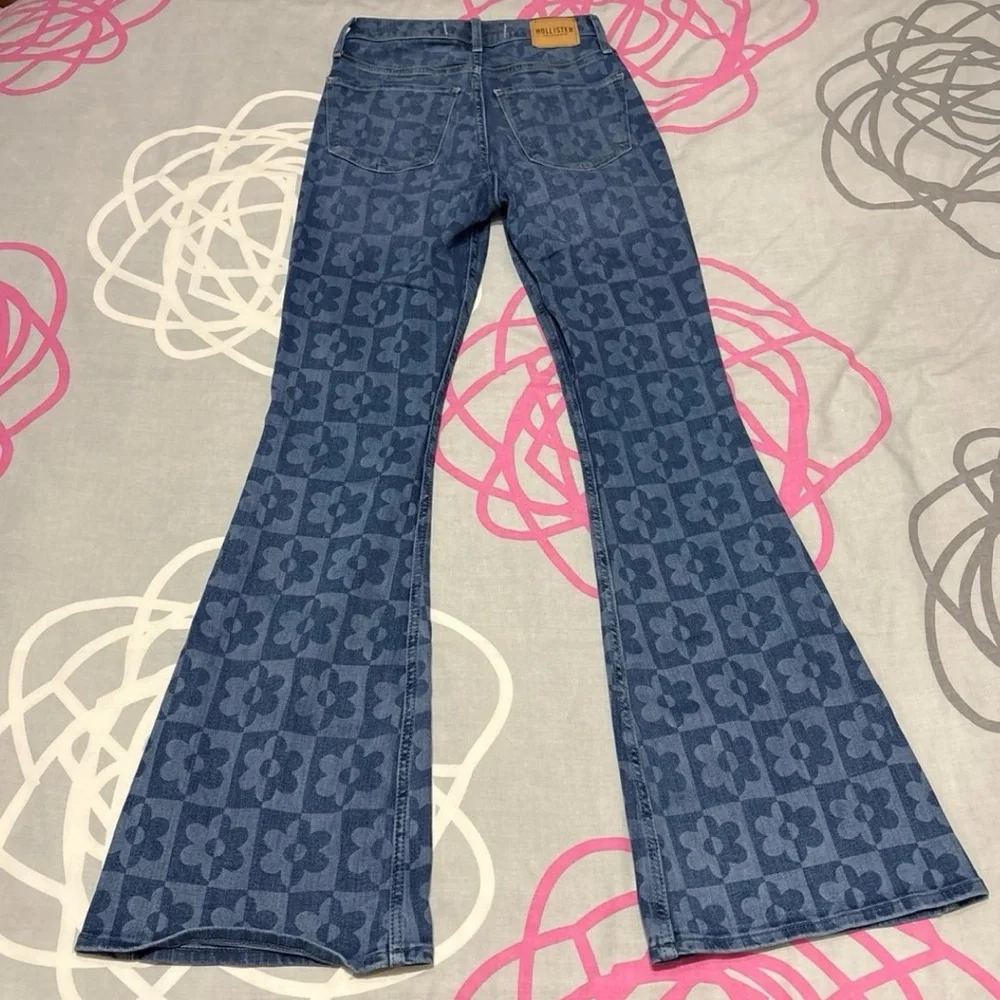 Hollister High-Rise Two-Tone Floral Vintage Flare Jeans